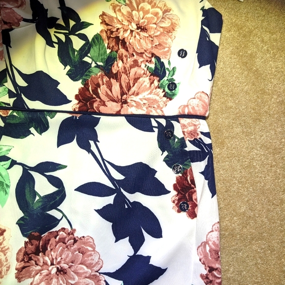 Enfocus Studio Floral Dress / Floral Midi - Picture 4 of 10